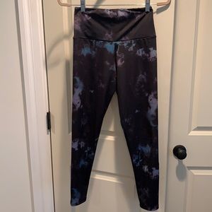Onzie high rise legging Size M/L